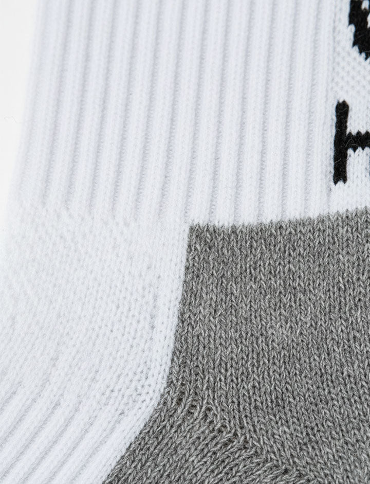 גרביים מקצועיות לכדורעף וכדורשת